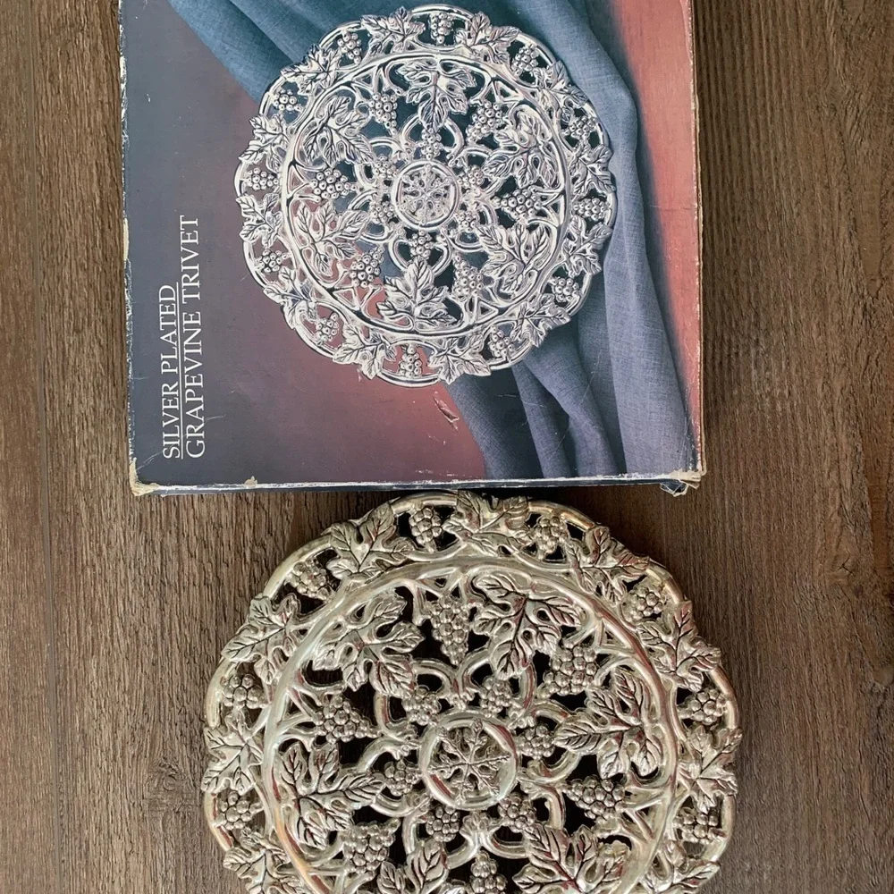 Silver plaque